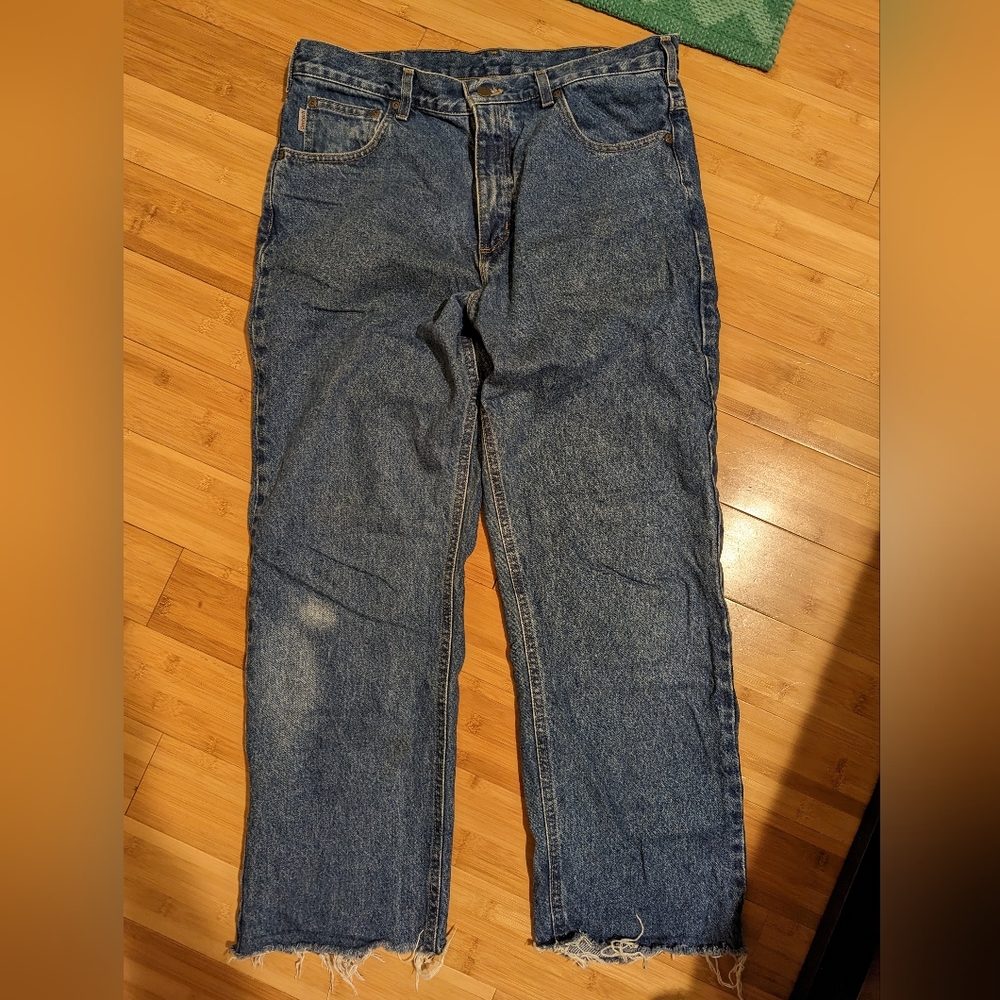 cutoff Carhartt jeans